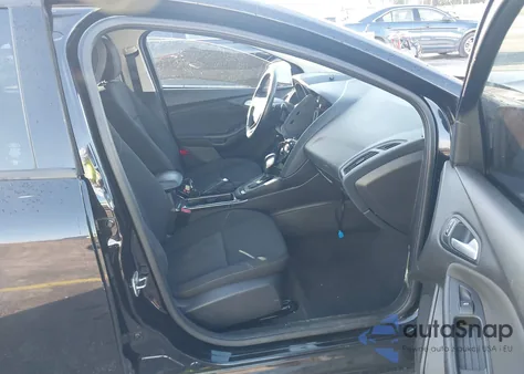 2016 Ford Focus Se z USA, uszkodzony, nr VIN 1FADP3K21GL335411